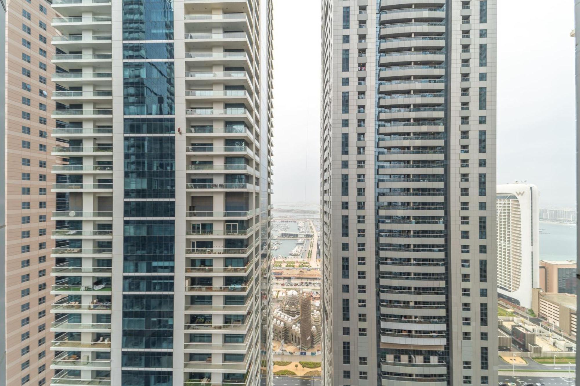 Frank Porter - Torch Tower Dubai Exterior photo